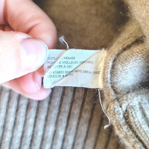 Club Monaco | Women's Italian Cashmere Tan Button Front V-Neck Cardigan - Size M - Picture 11 of 12